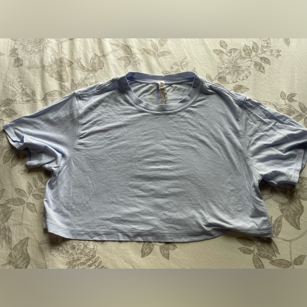 Lululemon All Yours Cropped Tee Pastel Blue 4 Gym Yoga Pilates Casual Loungewear - Picture 2 of 7